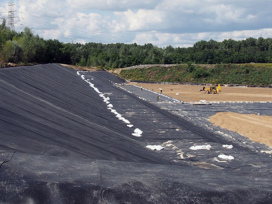 Geomembrana di larghezza da 1 a 12 metri, che fornisce un allungamento a rottura di almeno il 700 percento, adatta per rivestimenti di serbatoi e sistemi di controllo dell'erosione