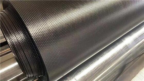 Resistenza alla trazione ≥15MPa Geomembrana HDPE Larghezza da 1 a 12 metri Indice di ossigeno ≥30% Membrana resistente all'acqua