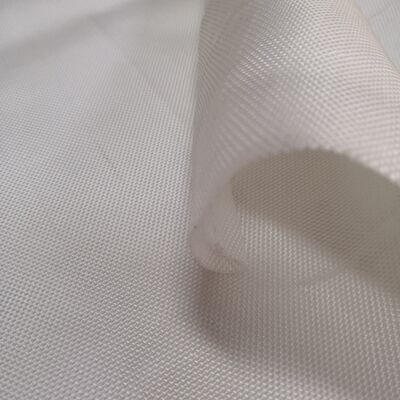 100-100kn Resistenza alla trazione Geotessile tessuto ideale per sistemi di drenaggio e rinforzo del suolo lunghezza da 50m a 100m