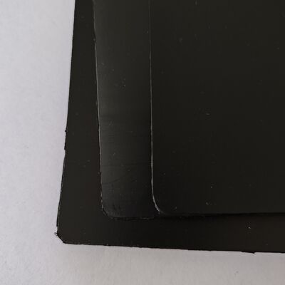 Liner di geomembrana in HDPE nero a bassa permeabilità per sistemi di contenimento secondari