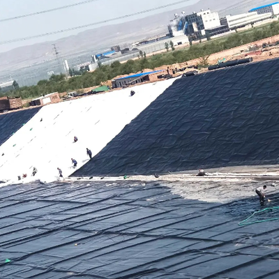 Liner di geomembrana in HDPE resistente all'inseparazione per lo stoccaggio dei rifiuti industriali e dei residui