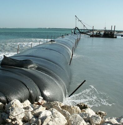 Tubi di disidratazione geotessile riempiti di sabbia per la difesa dall'erosione delle spiagge costiere e la protezione del litorale