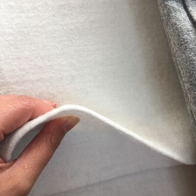 Cuscino geotessile non tessuto in fibra di fiocco spesso per la protezione del rivestimento della discarica
